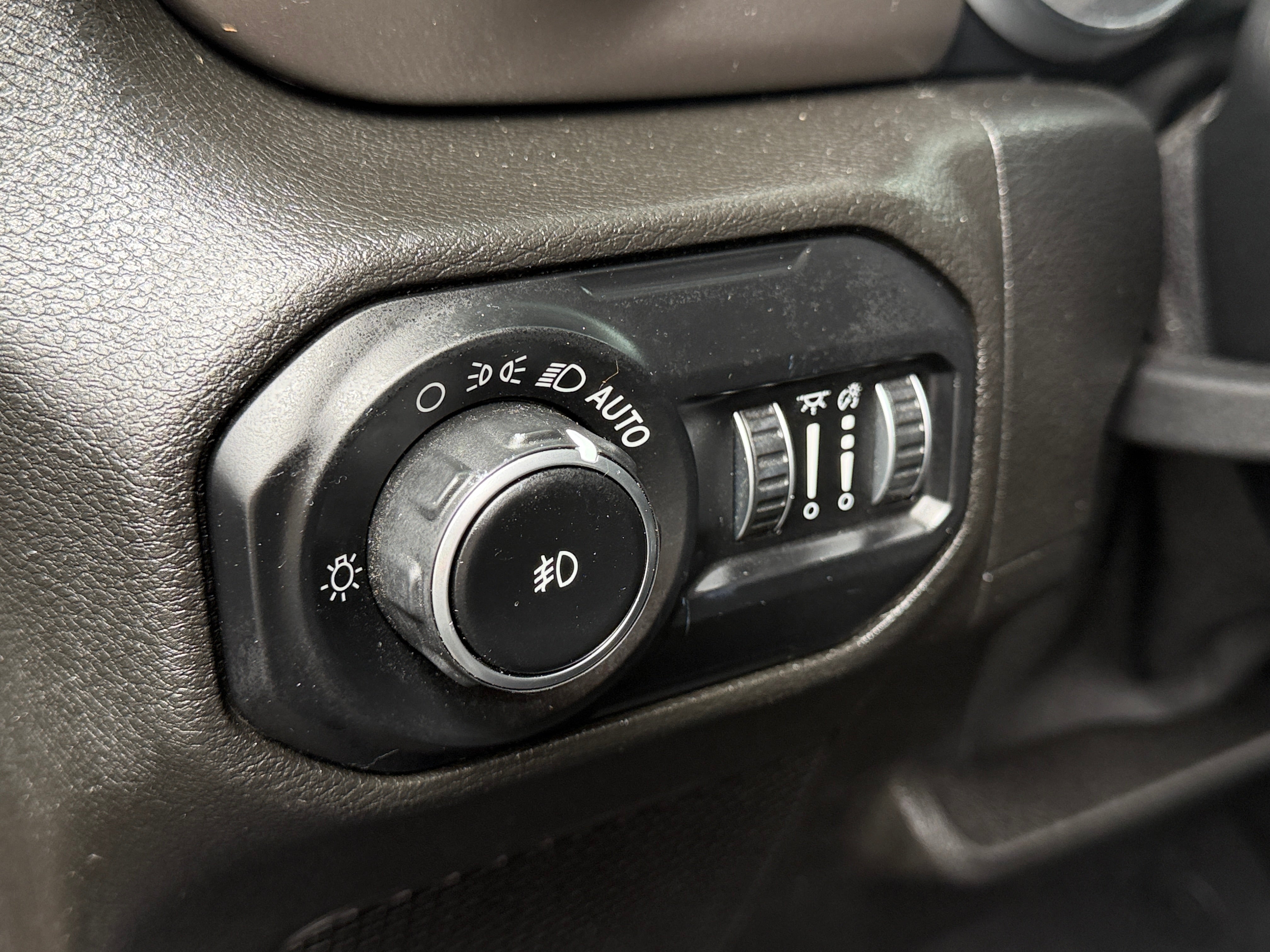 jeep wrangler unlimited 2019 1C4HJXDG5KW598005 image jeep wrangler unlimited 2019 1C4HJXDG5KW598005 image